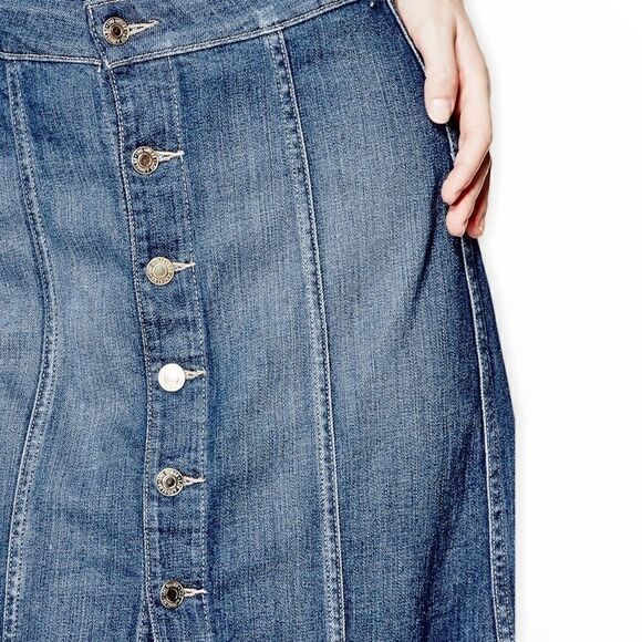 GUESS Button Denim Miniskirt in Trading Post Wash - Picture 4 of 5